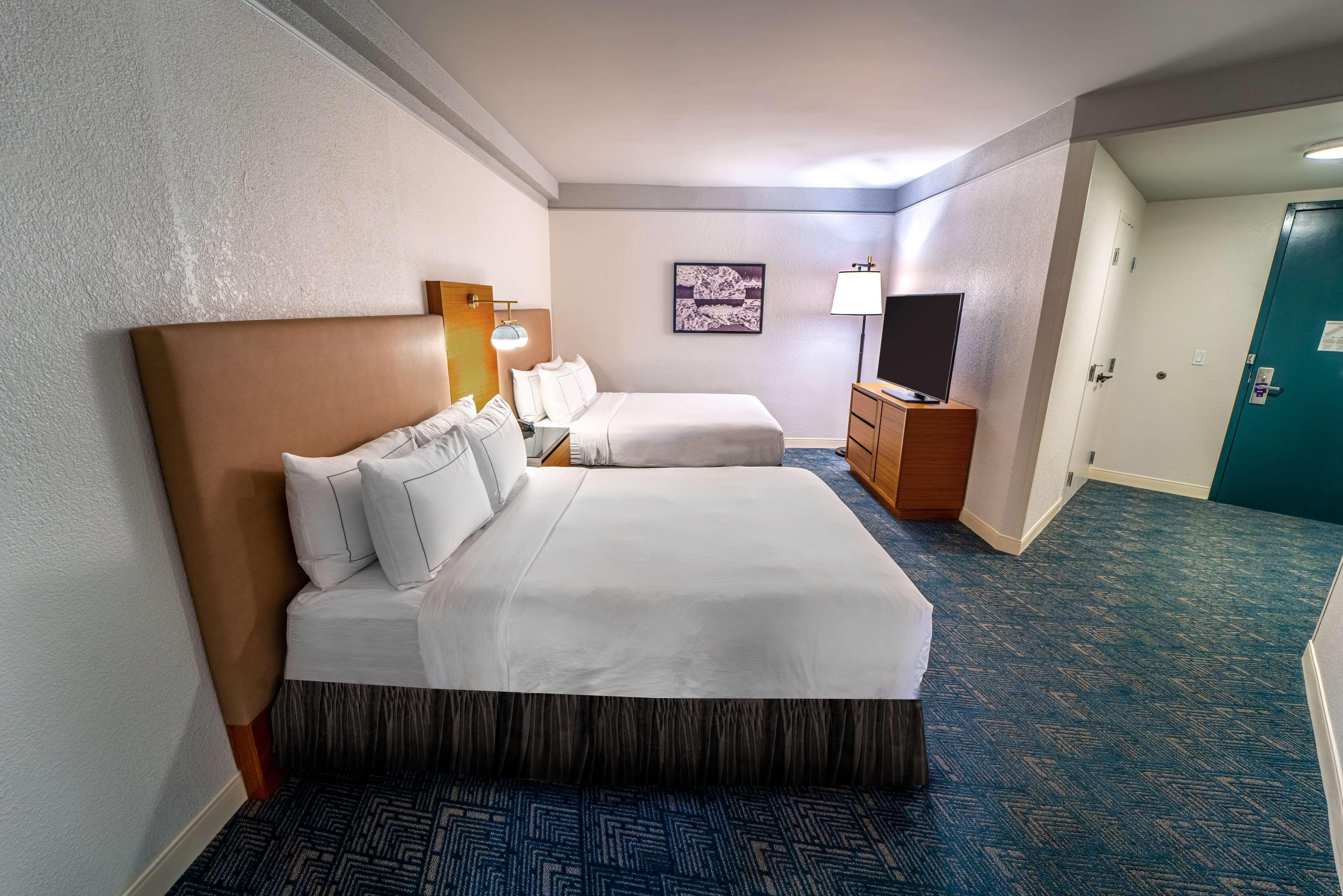 Hotel Doubletree By Hilton Tampa Rocky Point Waterfront Esterno foto