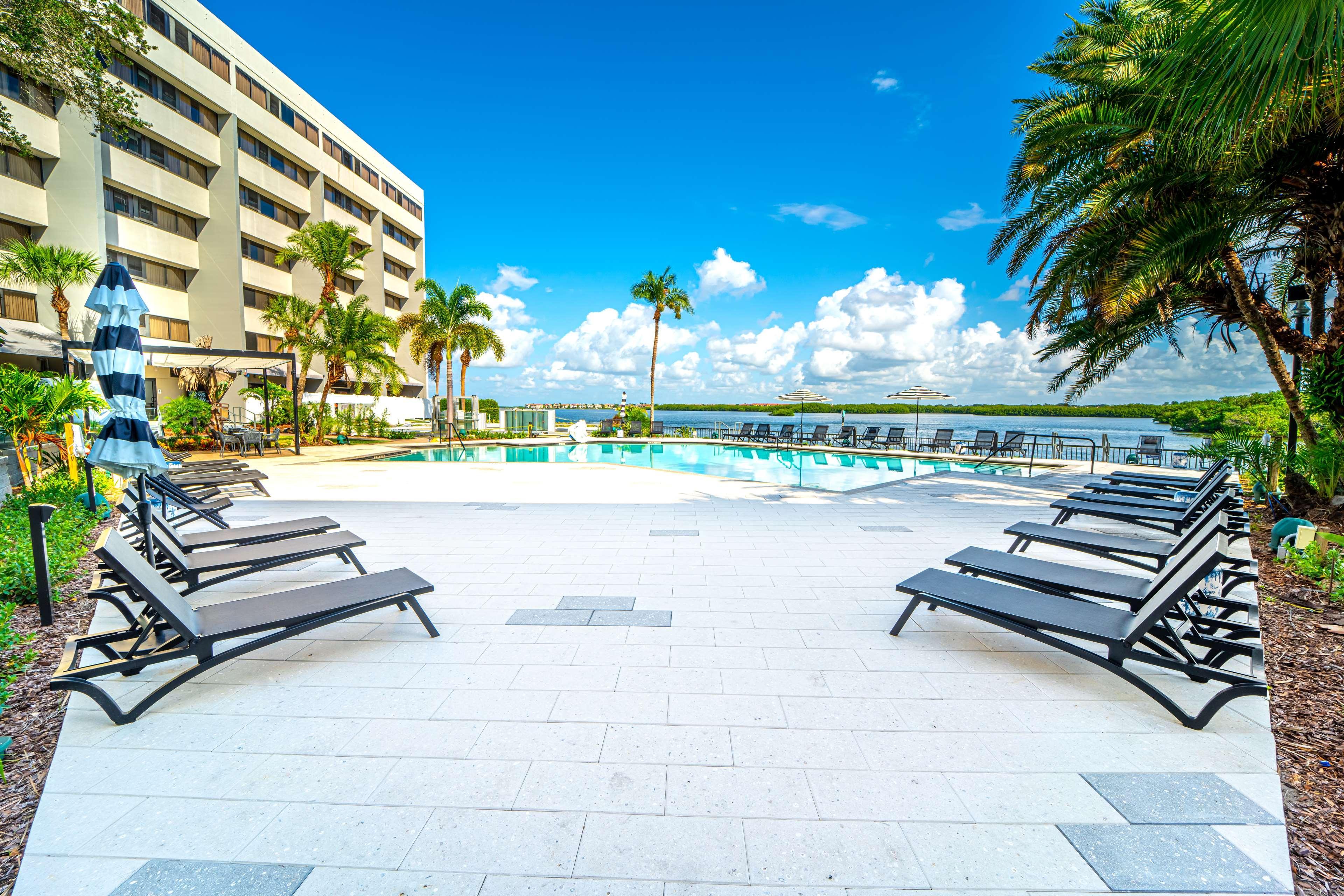 Hotel Doubletree By Hilton Tampa Rocky Point Waterfront Esterno foto