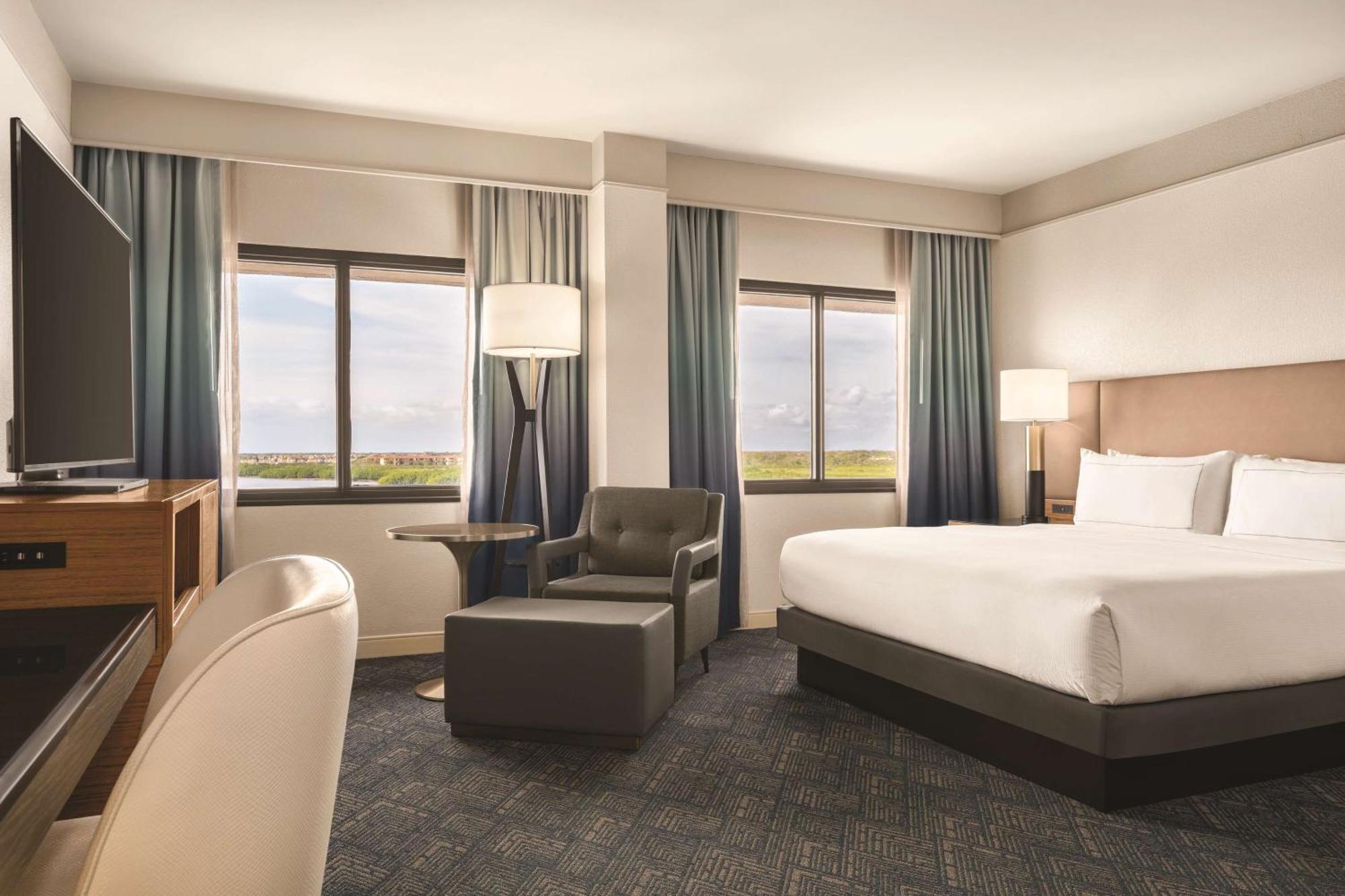 Hotel Doubletree By Hilton Tampa Rocky Point Waterfront Esterno foto