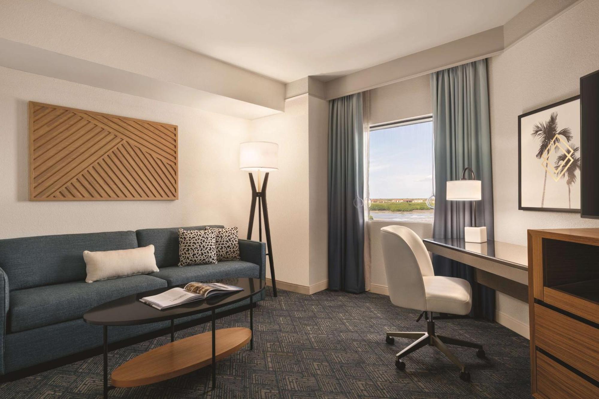 Hotel Doubletree By Hilton Tampa Rocky Point Waterfront Esterno foto