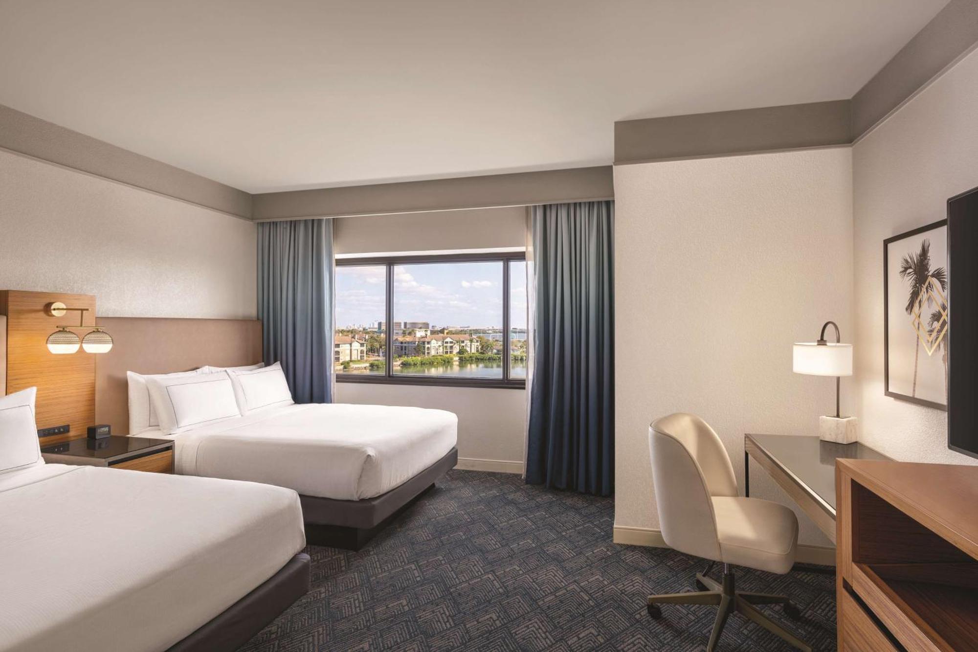 Hotel Doubletree By Hilton Tampa Rocky Point Waterfront Esterno foto