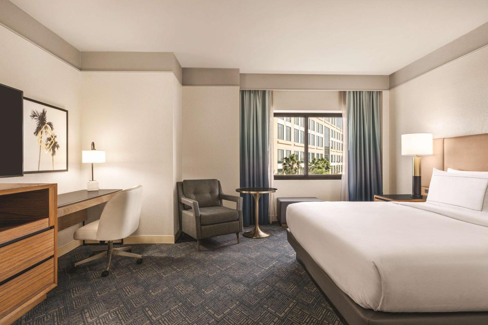 Hotel Doubletree By Hilton Tampa Rocky Point Waterfront Esterno foto