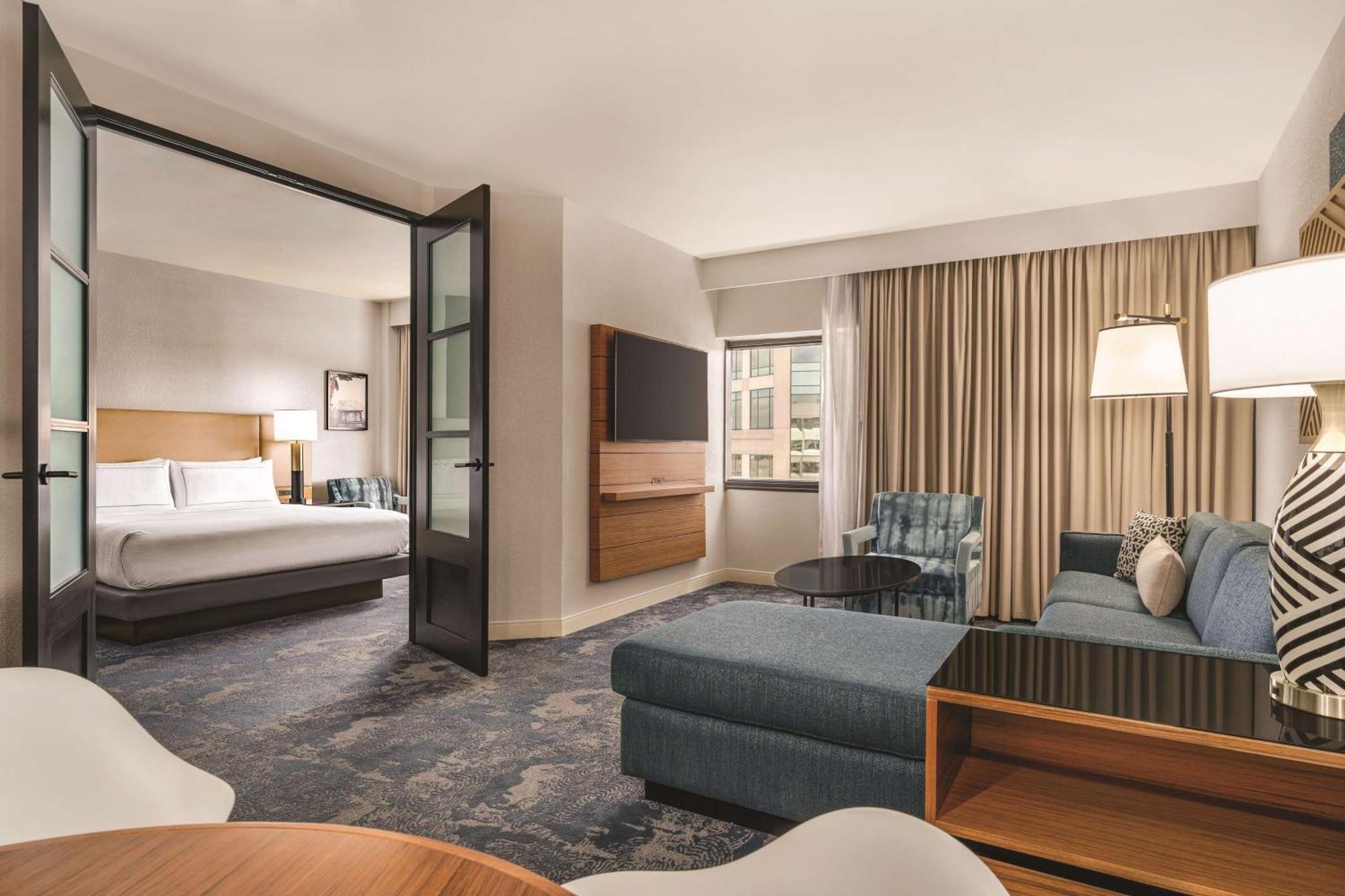 Hotel Doubletree By Hilton Tampa Rocky Point Waterfront Esterno foto
