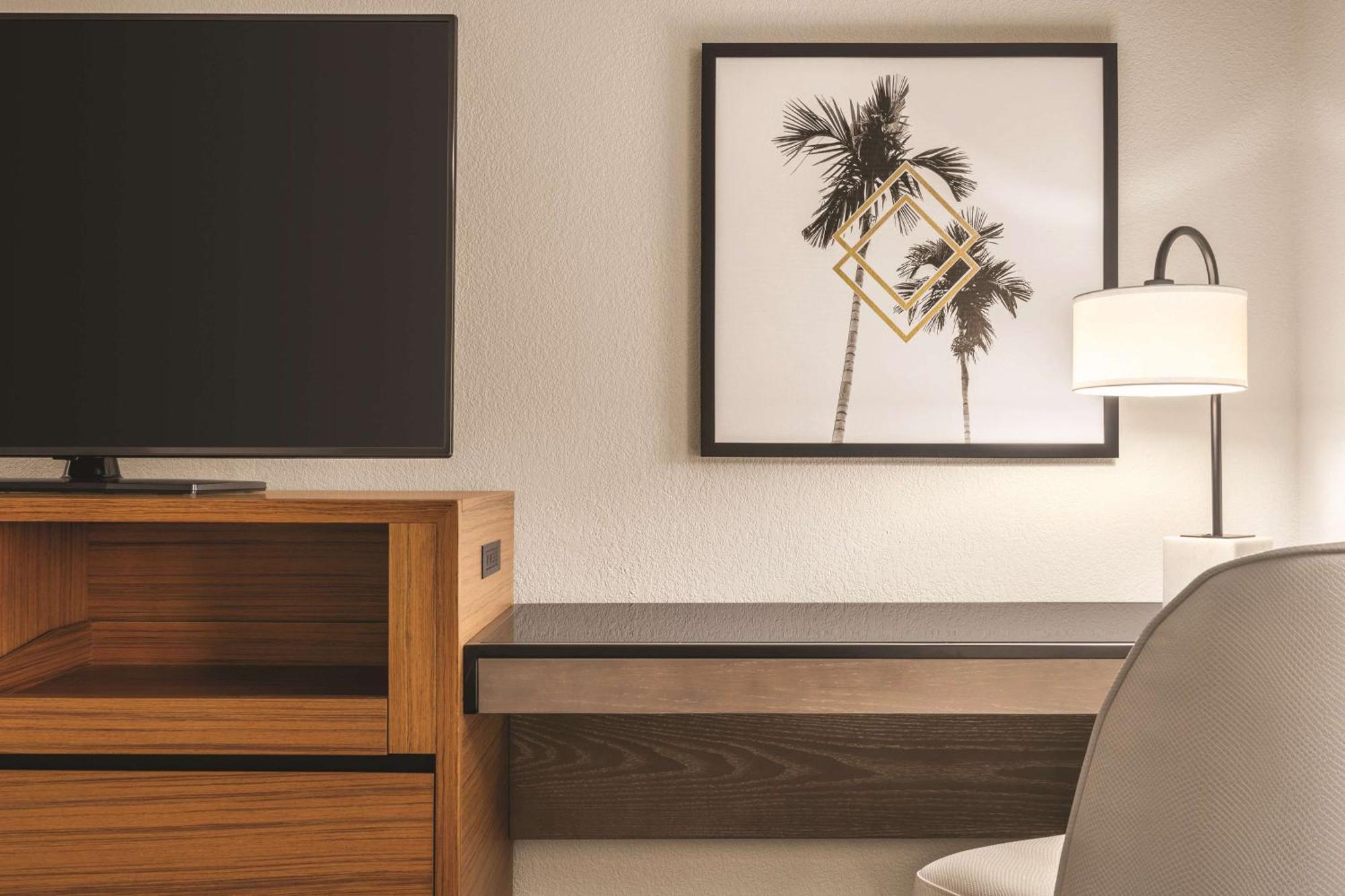 Hotel Doubletree By Hilton Tampa Rocky Point Waterfront Esterno foto