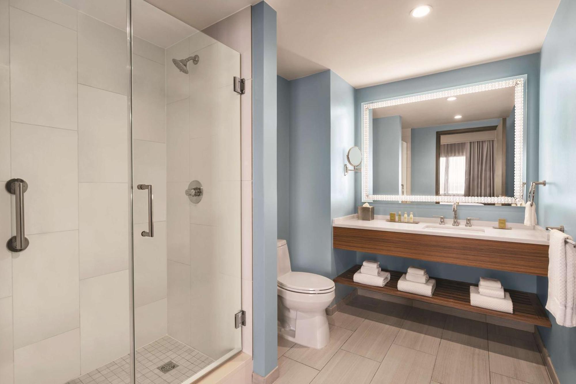 Hotel Doubletree By Hilton Tampa Rocky Point Waterfront Esterno foto
