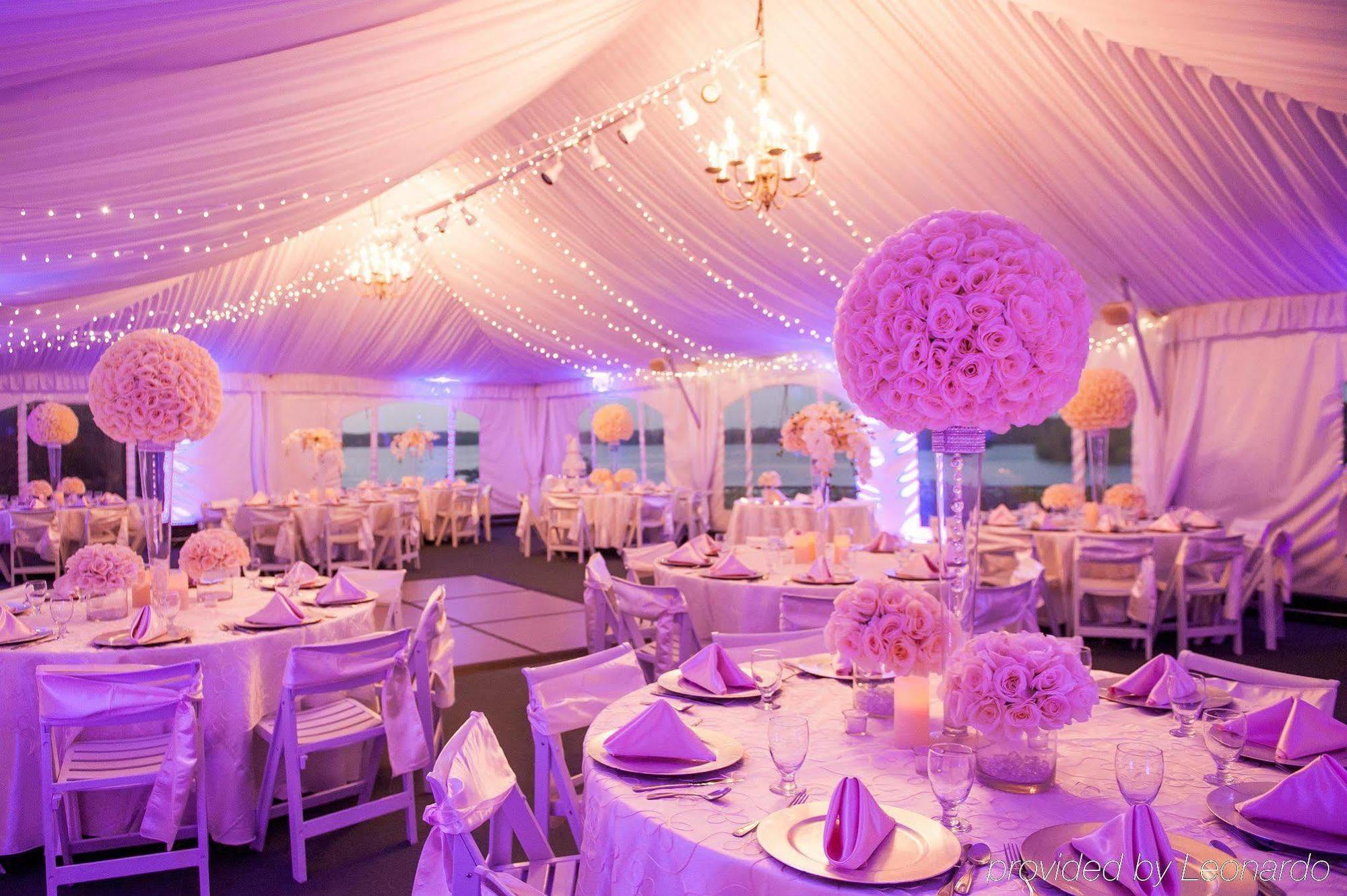 Hotel Doubletree By Hilton Tampa Rocky Point Waterfront Ristorante foto
